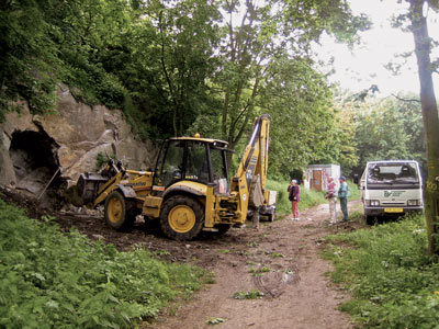 Building of the rock chapel for the sculpture in Znojmo, on a magical walk around the river.