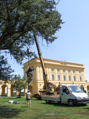 Preparations at the 9th station, in front of the Chateau Pohansko.