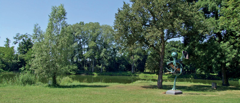 Sculpture Tree of the Wind Harp by Lubo Kristek in the Kristek Thaya Glyptotheque